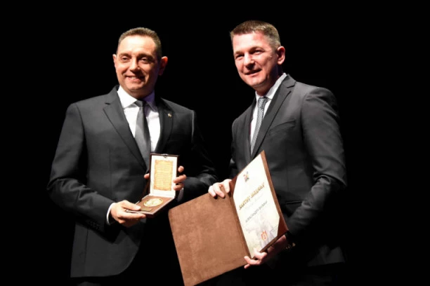 (FOTO) Ministru Vulinu NAJVIŠE PRIZNANJE Opštine Gornji Milanovac