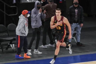 (FOTO) ZBOG BOGDANOVIĆA PROGOVORIO SRPSKI: Amerikanac ODUŠEVLJEN Bogdanom, Srbin odmah odgovorio!