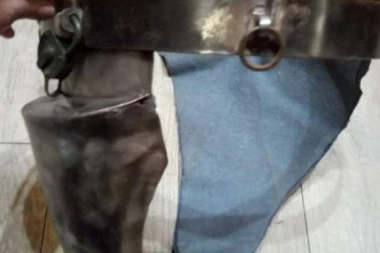 (FOTO) HIT OGLAS NA INTERNETU: Na prodaju pojas nevinosti za samo 60 evra, evo kako on izgleda