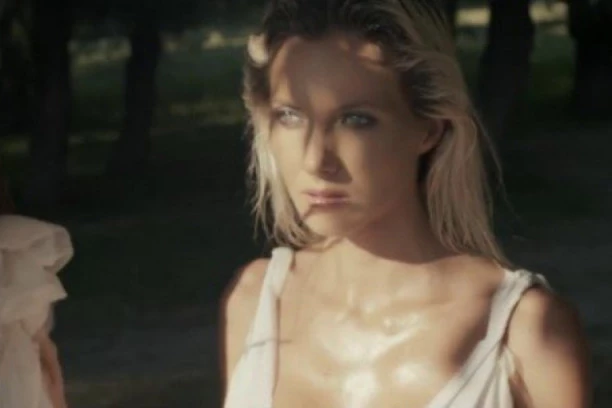 TELO PEVAČICE PRONAĐENO U DUNAVU: Bregina saradnica tragično nastradala, AUTO SLETEO U REKU!