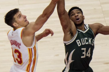 (VIDEO) SRPSKI SNAJPER REŠETA U AMERICI: Bogdan se RAZGOROPADIO i URNISAO Janisa