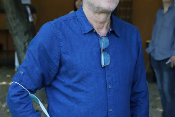 RAZVEO SE LAZAR RISTOVSKI: Brak sa glumicom mu se RASKANTAO posle 4 decenije LJUBAVI, otkriven i PRAVI RAZLOG pucanja! (FOTO)