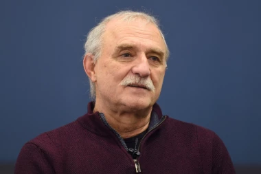 PROCURILA INTIMNA FOTKA NAŠEG GLUMCA: Lazar Ristovski kao od majke rođen, sve pokazao (FOTO)