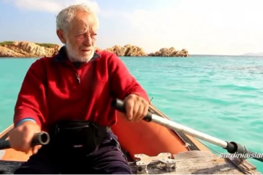 (VIDEO) POSLEDNJI ROBINZON OTERAN SA SVOG RAJSKOG OSTRVA! Sam je živeo 32 godine, a sad mora u civilizaciju