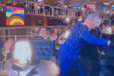 (VIDEO) GLUMICA ZAIGRALA OKO STOLA I ZAPALILA OSKAR: Prodrmala kukove i pokazala kako tverkuje!