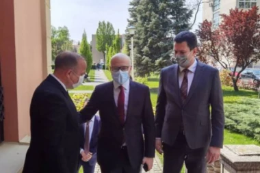 GRADONAČELNIK VUČEVIĆ U ŠAPCU: Fruškogorski koridor spaja dva naša grada