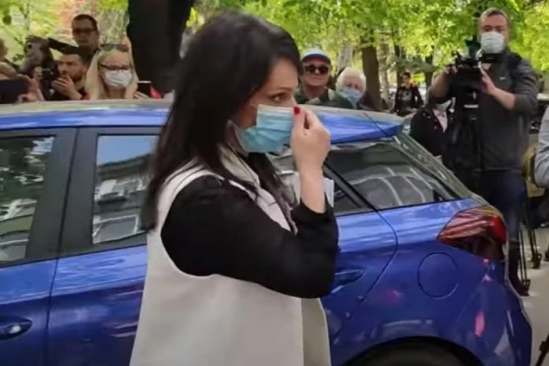 MARINIKA ZANEMELA U POLICIJI: Inspektorima ništa nije otkrila, A ZA SVE IMA JEFTINO OPRAVDANJE