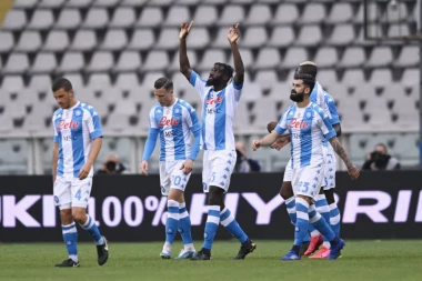 DA LI JE OVO DOBAR IZBOR? Napoli IMENOVAO novog trenera!