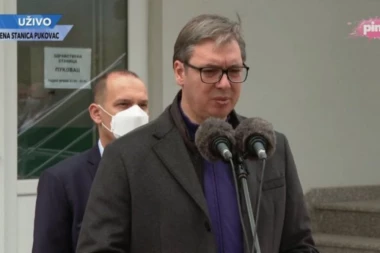 VUČIĆ OTVORENO O ĐILASU: Toliko mi je ta priča ODVRATNA, zar SILEDŽIJE da nam drže predavanja kako da se ophodimo prema damama?