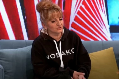 MAMA DŽEHVI SE SLOŠILO! Skandalozna gola slika UZDRMALA Džehveroviće, Goca otkrila da li neko UCENJUJE Teodoru!