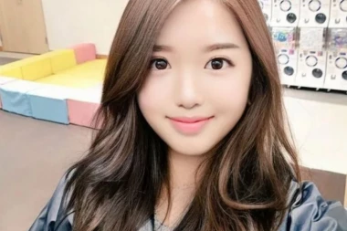 (FOTO) OVA DEVOJKA JE ZAPRAVO MUŠKARAC STAR 50 GODINA! Nije šala, pogledajte pažljivo!