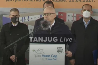 VUČEVIĆ PONOSAN NA GRADNJU KOVID BOLNICE U NOVOM SADU! Džaba fabrike, ako nemamo zdrave ljude!
