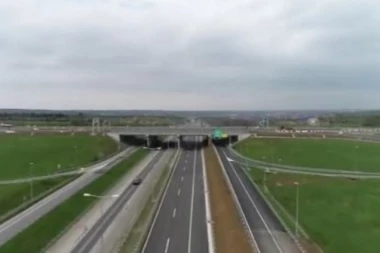 NEVEROVATAN SNIMAK IZ VAZDUHA! Pogledajte kako izgleda nova deonica obilaznice oko Beograda (VIDEO)