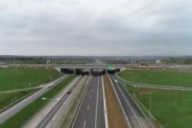 NEVEROVATAN SNIMAK IZ VAZDUHA! Pogledajte kako izgleda nova deonica obilaznice oko Beograda (VIDEO)
