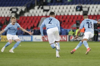 PREOKRET SITIJA U PARIZU: Potpuni POTOP Pari sen Žermena!