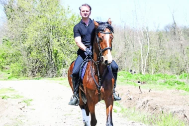 EKSKLUZIVNO! NAŠ PARTIZAN ĆE OPET BITI NA KONJU: Srpski telegraf na JAHANJU sa predsednikom crno-belih!