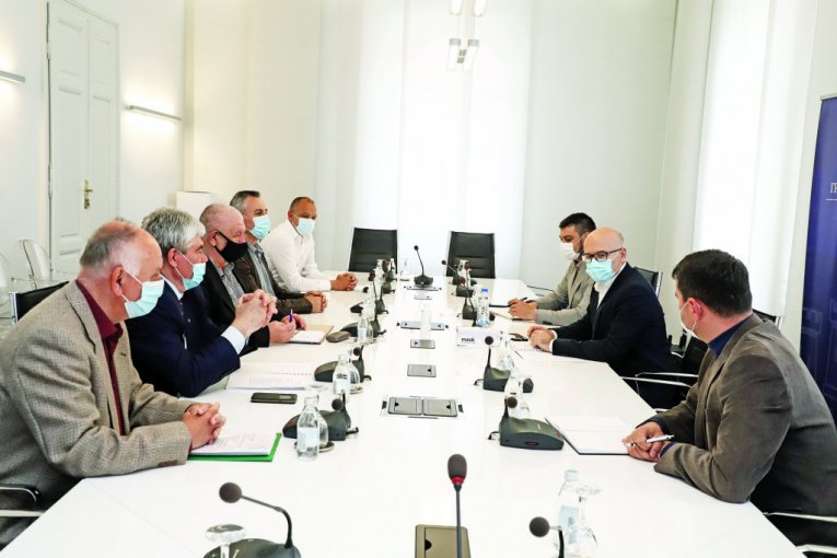 9:30 Sastanak sa veteranima sporta