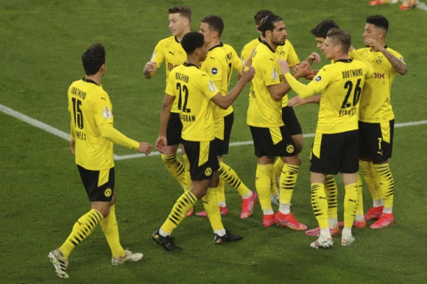 PETARDA ZA PLASMAN U FINALE: Dortmund RAZBIO Kil i stigao na korak od trofeja!