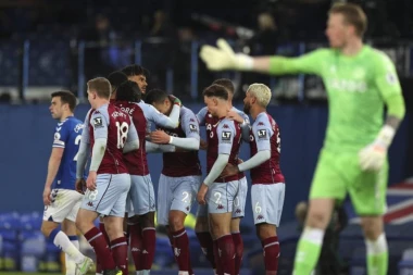 KARAMELE SE UDALJILE OD EVROPE: Aston Vila savladala BLEDI Everton na Gudisonu!