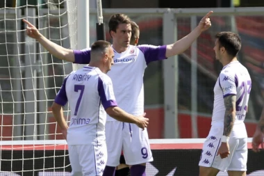 VLAHOVIĆ NE STAJE, INTER SLAVI TITULU: Srpski napadač NASTAVIO teror, Konsilji doneo pehar Neroazurima!