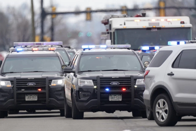 HOROR U AMERICI: Pucnjava u srednjoj školi u Ajovi, ima nastradalih - brojne ekipe policije i hitne pomoći na terenu (VIDEO)