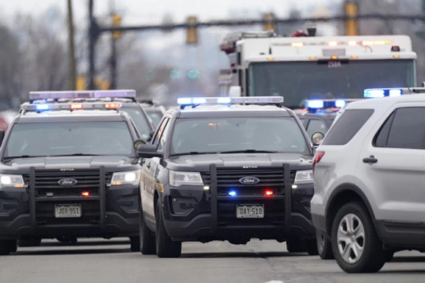 STRAVIČAN ZLOČIN ŠOKIRAO POLICIJU: Raskomadao oca, a GLAVU čuvao u FRIŽIDERU!