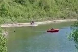 TROGODIŠNJA DEVOJČICA IZAŠLA IZ KUĆE I UPALA U JEZERO! Dok su roditelji gledali kako im nestaje pred očima, dogodio se VELIKI OBRT