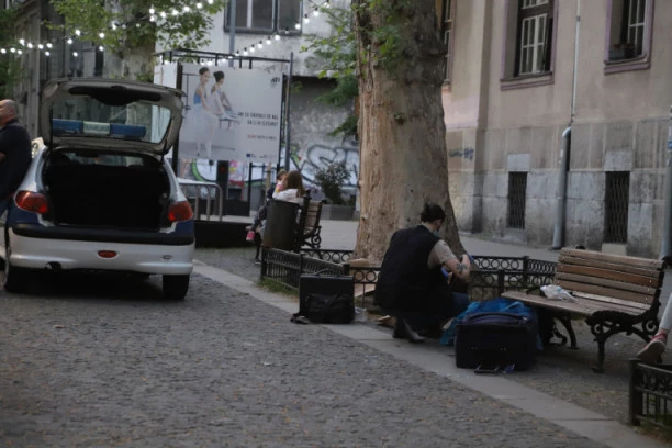 DRAMA U SKADARLIJI! Pronađen sumnjiv kofer, policija SKLANJA LJUDE sa POTENCIJALNO OPASNOG MESTA