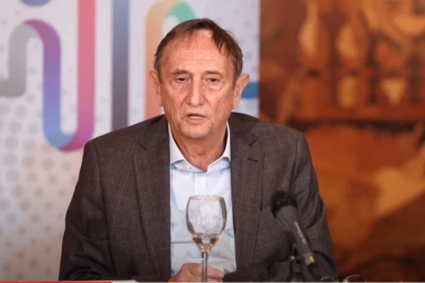 (VIDEO) DA LI OVAJ ČOVEK ZNA ŠTA PRIČA? Predsednik Fiskalnog saveza prognozu rasta BDP menja kako vetar dune!