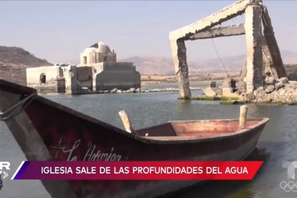 (FOTO, VIDEO) ČUDO: IZ VODE IZRONILA CRKVA! Decenijama je bila potopljena, meštani u šoku: Ovo je božiji znak!