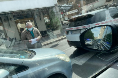 (FOTO, VIDEO) SOKO PAO, SOKO PAO! Vozač "opela" se zakucao u Oko sokolovo!