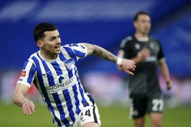 (VIDEO) U STILU MESIJA: Radonjić vukao loptu sa svoje polovine, NANIZAO protivnike, pa PROBUŠIO MREŽU