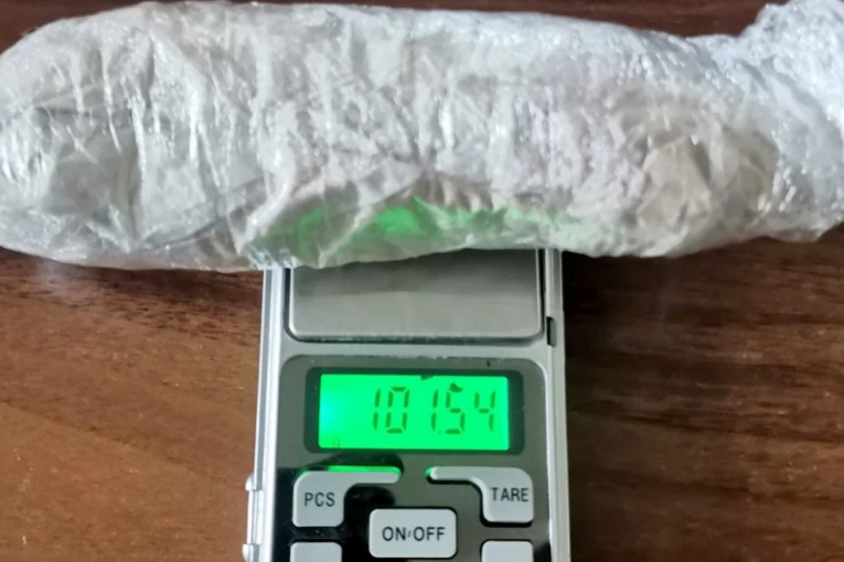 PALI DILERI U BEOGRADU: Policija zaplenila HEROIN, u dve akcije uhapšene dve osobe