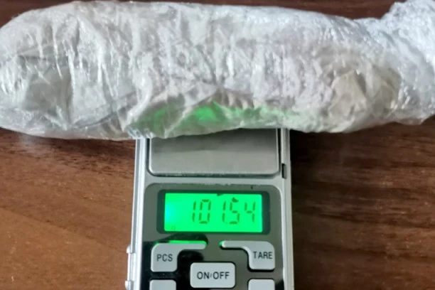 PALI DILERI U BEOGRADU: Policija zaplenila HEROIN, u dve akcije uhapšene dve osobe