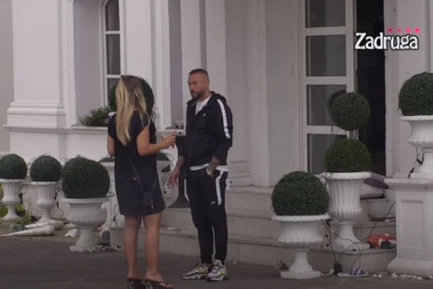 (VIDEO) ŠA OTKRIO TAJNU KOJU JE ČUVAO CELOG ŽIVOTA, MAJKA MU PRIZNALA PRE 3 GODINE: Primao sam 10 hormona, to mi se odrazilo...