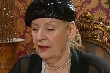 LEPA LUKIĆ NA LEKOVIMA ZBOG MERIMINE SMRTI: Otkrila detalje razgovora sa njenim sinom Markom! (FOTO)