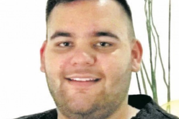 ODLOŽENO SUĐENJE KNEŽEVIĆU I RODITELJU: Evo zbog čega osumnjičeni nadrilekar i njegova majka nisu došli u sud (FOTO)