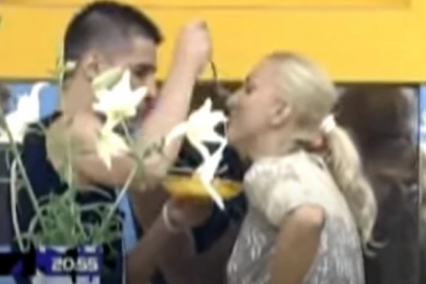 ONA JE PRVA POKAZALA GOLE GRUDI U RIJALITIJU: Upisala je fakultet i otišla iz Srbije,  a evo kako provokativna Daliborka izgleda 16 godina kasnije! (FOTO)