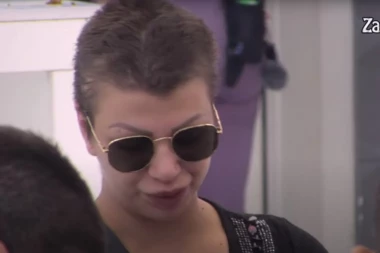 (VIDEO) ŠTO SI TUKLA MAJKU? POKAZIVALA MI JE MODRICE: Miljanu Kulić napao zadrugar, pa istresao sve njene LAŽI!