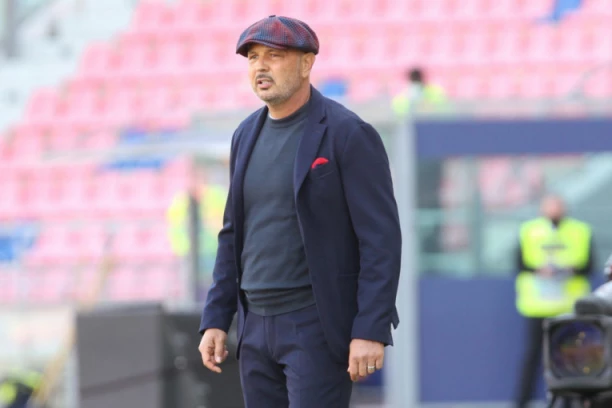 STANKOVIĆU ODLIČAN, MIHAJLOVIĆU SUVIŠAN: Bivši igrač Crvene zvezde ide u DRUGU LIGU!