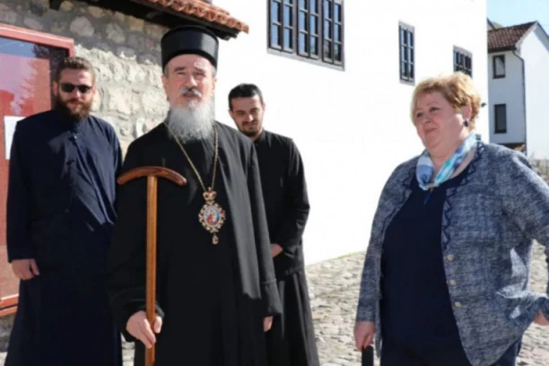 MINISTARKA ATANASKOVIĆ POSETILA MANASTIRE BANJU I MILEŠEVU!