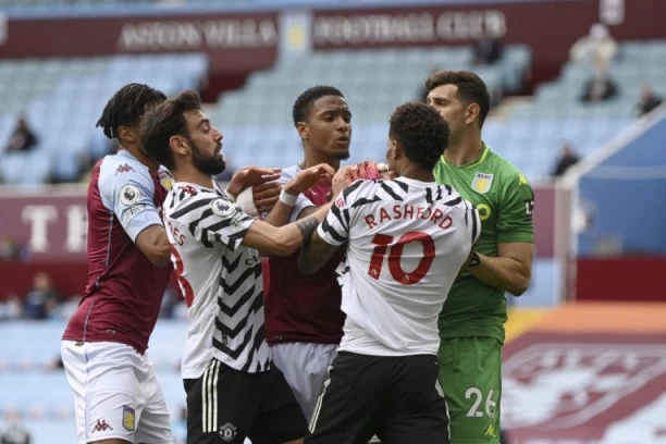 (VIDEO) SJAJAN MEČ U BIRMINGEMU: Iz keca u dvojku, penal, crveni karton...