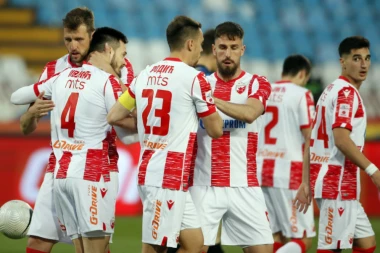 ZVEZDA SE OGLASILE U KASNE SATE: Sa Marakane se OPROSTILI od svog BISERA (FOTO)