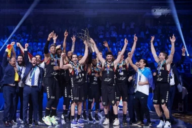 DELIJAMA I GROBARIMA OSMEH NA LICU: Bivši igrači Partizana, Zvezde i SRBIN osvojili LIGU ŠAMPIONA