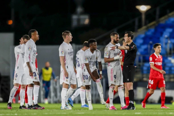 PANIKA U MADRIDU: Korona među fudbalerima Reala!