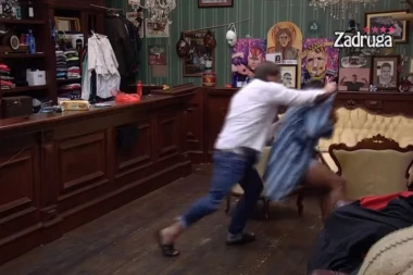 (VIDEO) BRUTALAN SUKOB KRISTIJANA I MLADOG TIKTOKERA: Razlomio VRATA pa dobio EPILEPTIČNI NAPAD!