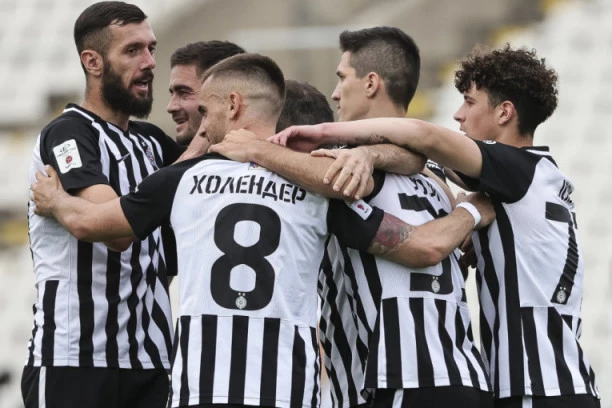 RAZVALJENA KASA U HUMSKOJ! Ljubimac Grobara PRELAZI u Atalantu, Partizanu PREKO 15.000.000 evra?!