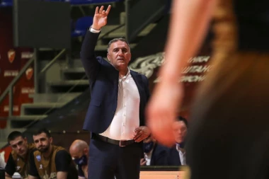 BAJIĆ KIVAN DO ZLA BOGA: Čestitao pa OPLEO po Zvezdi posle GORKOG PORAZA