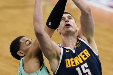MVP, MVP! Jokić ponovo 30+! Denver na KRILIMA brutalnog Srbina SRUŠIO Šarlot!
