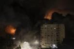 SVE GORI, LJUDI U PANICI JURE, POŽAR SE ŠIRI VELIKOM BRZINOM! Stravični snimci! IZRAEL IZREŠETAO JUG GAZE! (VIDEO)
